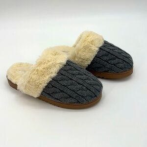 J Crew Factory Women's Gray & Cream Cable-knit scuff Slippers size 6M BL559 NWOT